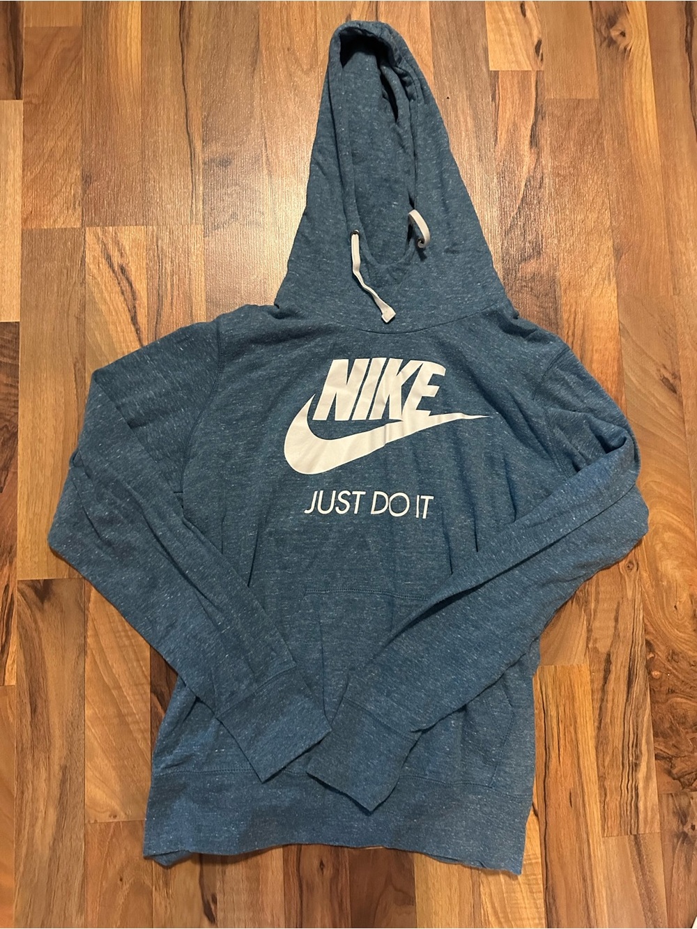 women’s nike lightweight sweatshirt